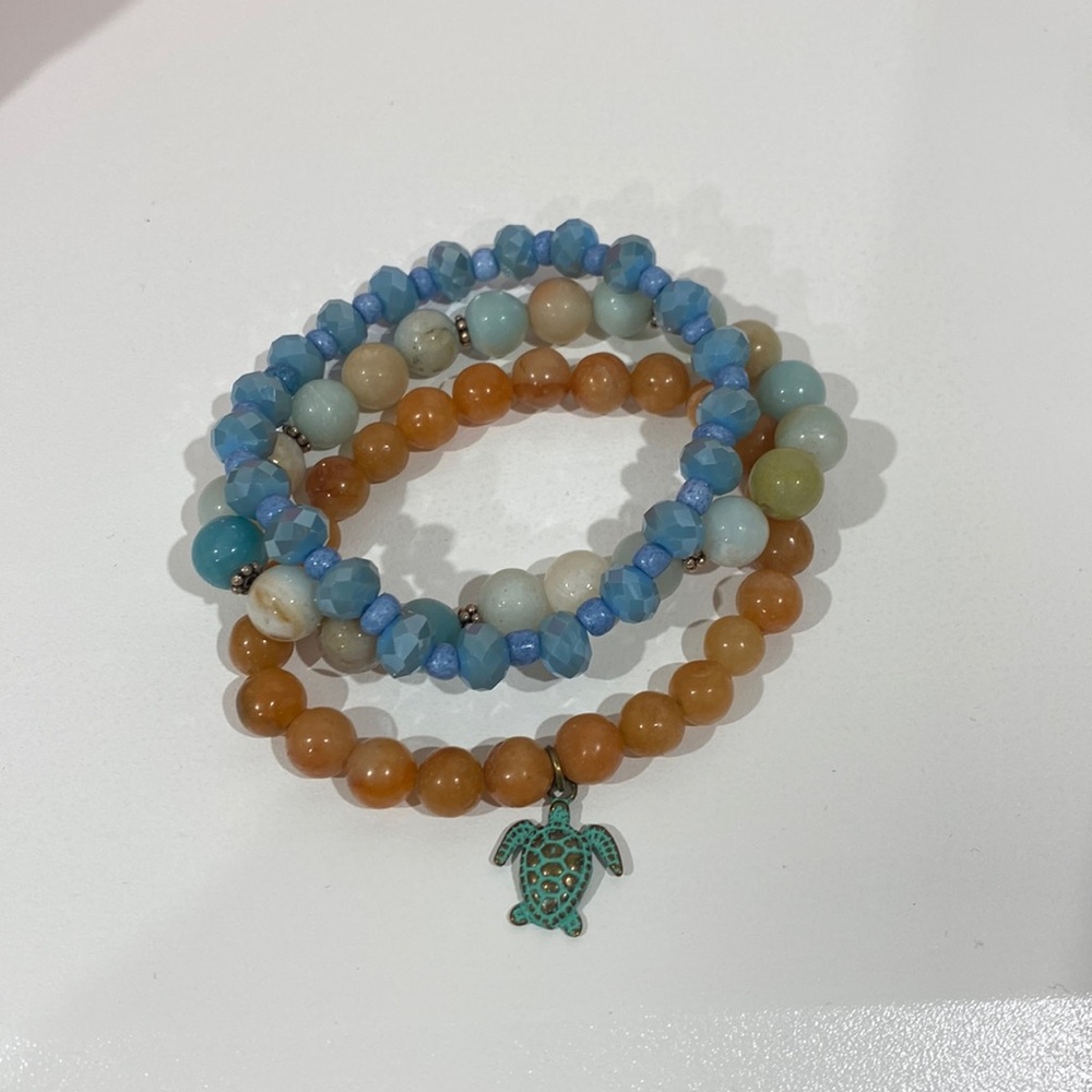 Artist Handmade bracelet set with sea turtle charm - Picture 3 of 5